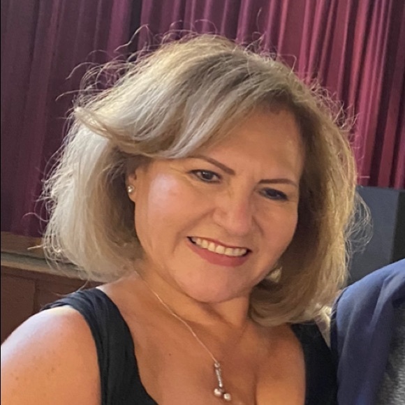 Meet your Posher, Leticia - Picture 2 of 2